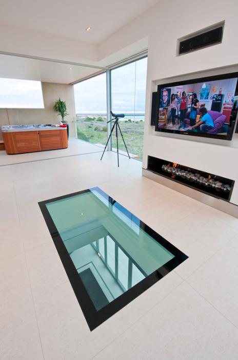 Скляна підлога: види, особливості, переваги. Скляна підлога в квартирі-чи можна зробити самому? скляне вікно в підлозі