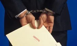 Виявлення шахрайства з викупом заставного майна: як захистити свій будинок від шахраїв