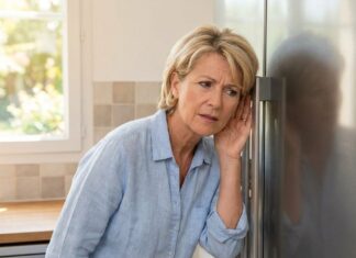 How to fix a refrigerator noise after a heat wave: Clean the condenser for 10 minutes